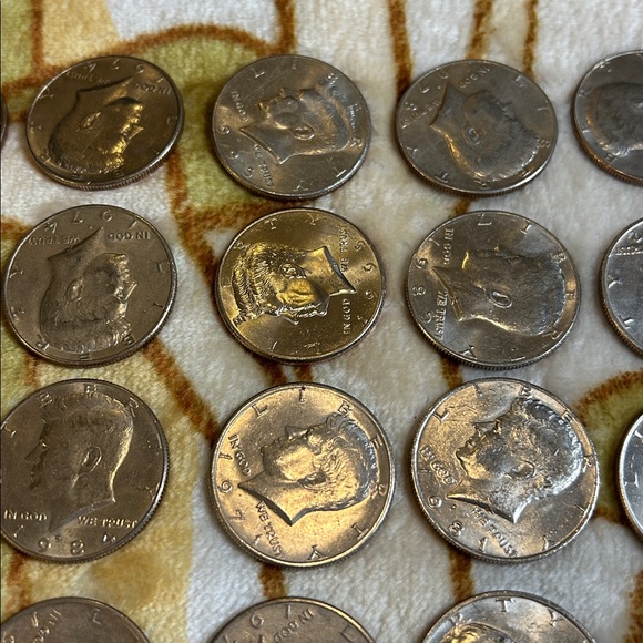 Large Estate Sale Kennedy Half Dollar Coin Collection - Picture 9 of 11